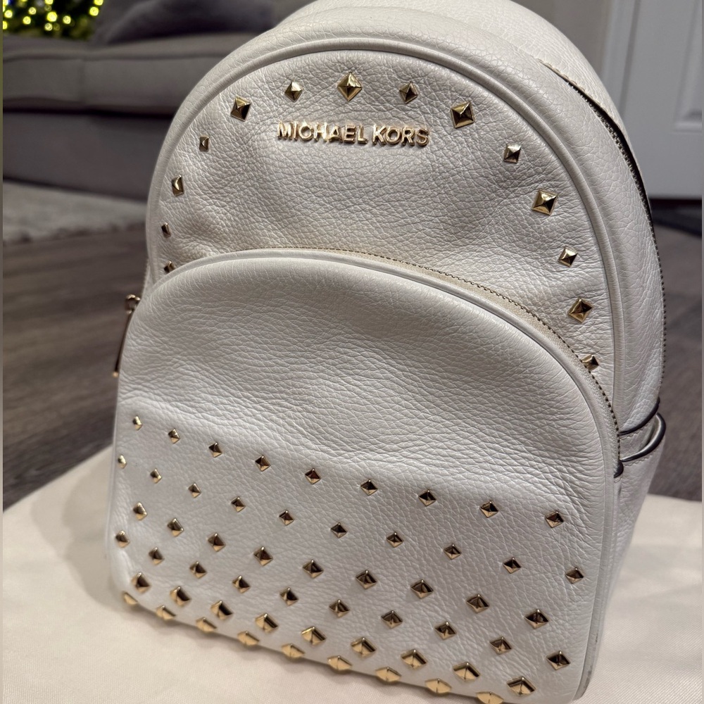 Stunning MICHAEL KORS ABBEY Backpack - leather, has original tags